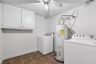 8522 Park Ln, Dallas, TX 75231 - Photo 23