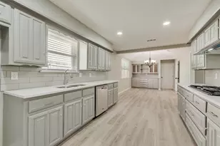 238 Roma Dr, Duncanville, TX 75116 - Photo 11