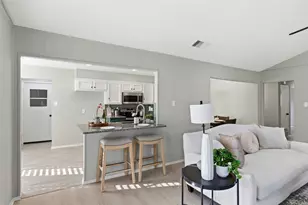 1721 S Timber Ct, Benbrook, TX 76126 - Photo 9