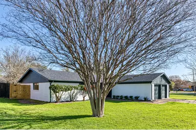 1721 S Timber Court, Benbrook, TX 76126 - Photo 3