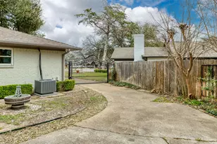 1012 Sleepy Hollow Dr N, Irving, TX 75061 - Photo 25