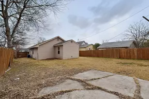 1315 E Arlington Ave, Fort Worth, TX 76104 - Photo 13