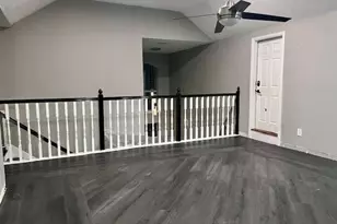 3504 Creekside Ct, Bedford, TX 76021 - Photo 9