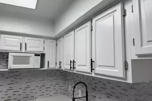 2300 Bamboo Dr, Arlington, TX 76006 - Photo 3