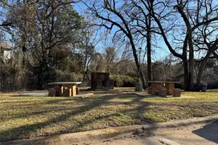2300 Bamboo Dr, Arlington, TX 76006 - Photo 11