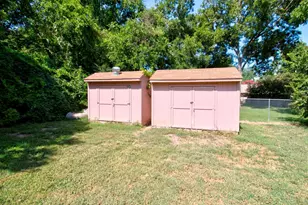 929 Dodson St, Gainesville, TX 76240 - Photo 35