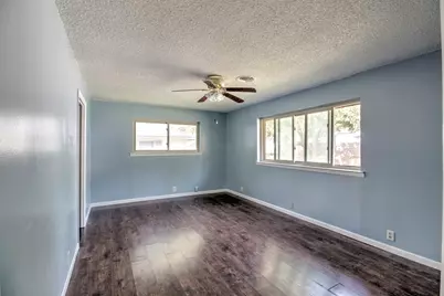 929 Dodson Street, Gainesville, TX 76240 - Photo 9