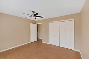 8 W Townhouse Ln, Grand Prairie, TX 75052 - Photo 23