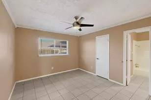 8 W Townhouse Ln, Grand Prairie, TX 75052 - Photo 17