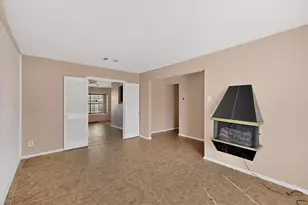 8 W Townhouse Ln, Grand Prairie, TX 75052 - Photo 7