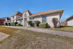 8 W Townhouse Ln, Grand Prairie, TX 75052 - Photo 3