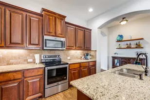 513 Thompson Dr, Van Alstyne, TX 75495 - Photo 9