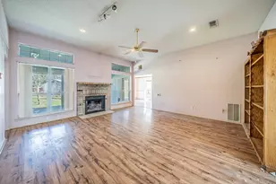 1011 Barry Ln, Cleburne, TX 76031 - Photo 3