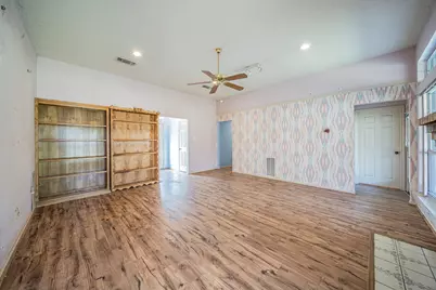 1011 Barry Lane, Cleburne, TX 76031 - Photo 5