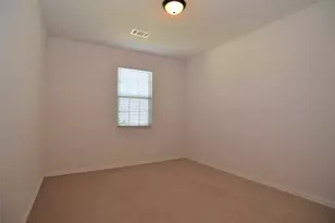 213 Emerald Creek Dr, Fort Worth, TX 76131 - Photo 3