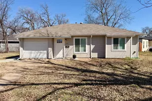 809 Shawnee Trce, Grand Prairie, TX 75051 - Photo 1