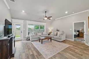 2607 Austin Dr, Granbury, TX 76048 - Photo 15