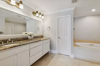7040 Oakbluff Drive, Dallas, TX 75254 - Photo 13