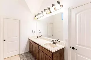 232 Corinna Ct, Hurst, TX 76053 - Photo 5