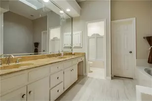 2710 Devonshire Dr, Carrollton, TX 75007 - Photo 15