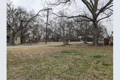 823 W 9th Street, Bonham, TX 75418 - Photo 11