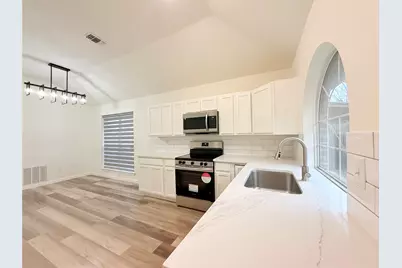 2711 Canterbury Street, Euless, TX 76039 - Photo 13