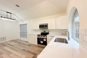 2711 Canterbury St, Euless, TX 76039 - Photo 13