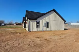 414 Poplar Ct, Hico, TX 76457 - Photo 7