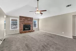 10041 Regent Row St, Benbrook, TX 76126 - Photo 11