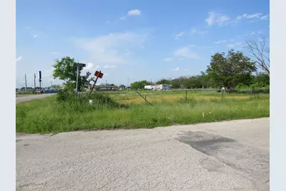 207 Newell Drive, Hudson Oaks, TX 76087 - Photo 11