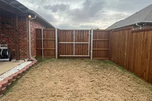 312 W McAfee Dr, Mabank, TX 75147 - Photo 3