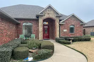 312 W McAfee Dr, Mabank, TX 75147 - Photo 1