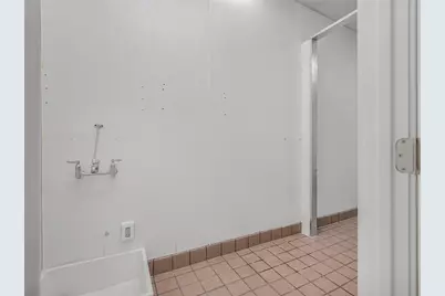 204 S Main Street, Cleburne, TX 76033 - Photo 11