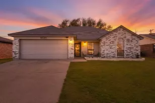 6520 Kary Lynn Dr S, Watauga, TX 76148 - Photo 1