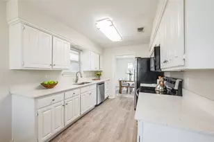 2824 Amber Dr S, Fort Worth, TX 76133 - Photo 3