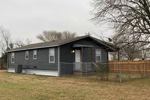 2082 Fm 1566, Wolfe City, TX 75496 - Photo 5