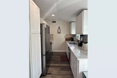 2611 Peninsula Drive, Grapevine, TX 76051 - Photo 11