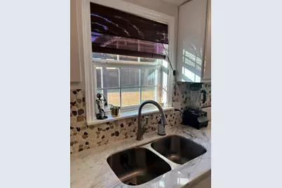 2611 Peninsula Drive, Grapevine, TX 76051 - Photo 13