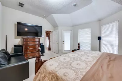 7928 Fox Chase Drive, Arlington, TX 76001 - Photo 19