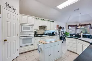 7928 Fox Chase Dr, Arlington, TX 76001 - Photo 11