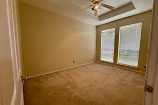 2705 Water Oak Dr, Grand Prairie, TX 75052 - Photo 11