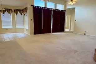 2705 Water Oak Dr, Grand Prairie, TX 75052 - Photo 5