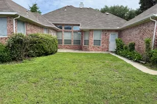 2705 Water Oak Dr, Grand Prairie, TX 75052 - Photo 15