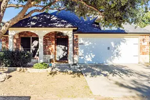 2005 Michelle Creek Dr, Little Elm, TX 75068 - Photo 1