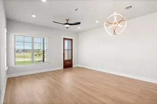 407 Lora Sue Ct, Italy, TX 76651 - Photo 11