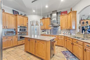 143 Southwood Dr, Burleson, TX 76028 - Photo 9