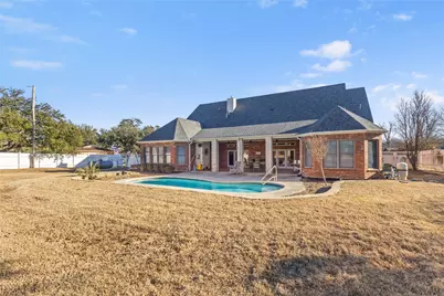 143 Southwood Drive, Burleson, TX 76028 - Photo 37