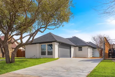 2812 Crooked Creek Drive, Carrollton, TX 75007 - Photo 3