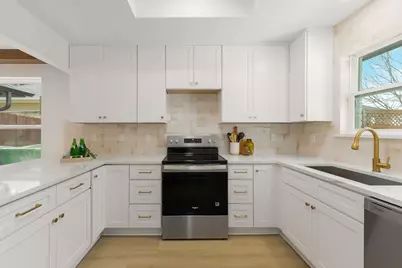 2812 Crooked Creek Drive, Carrollton, TX 75007 - Photo 11