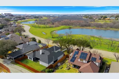 2812 Crooked Creek Drive, Carrollton, TX 75007 - Photo 33